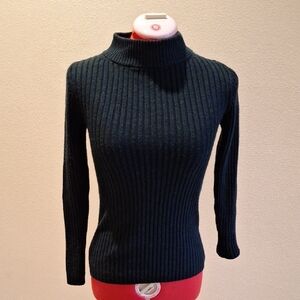 Women's Ribbed Turtleneck Sweater - Dark Green